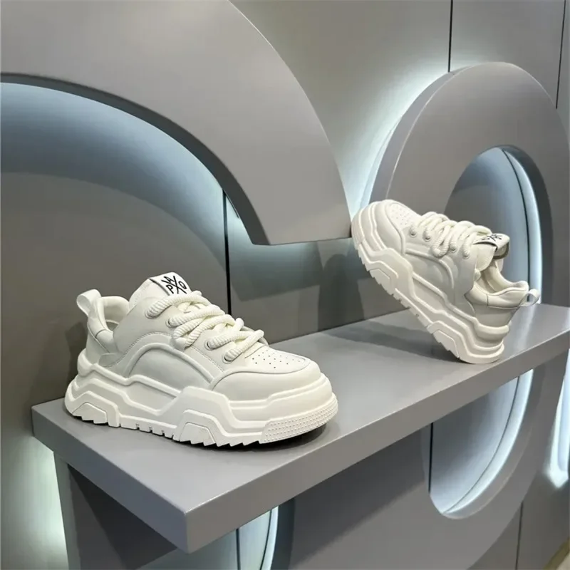 Designer Style Men Shoes White - đánh giá và giá Mens Fashion Trainers 2025